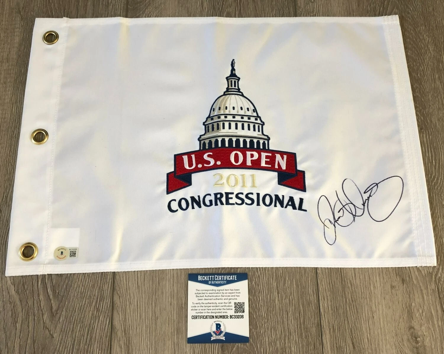 RORY MCILROY SIGNED AUTHENTIC 2011 US OPEN GOLF PIN FLAG & BECKETT BAS COA