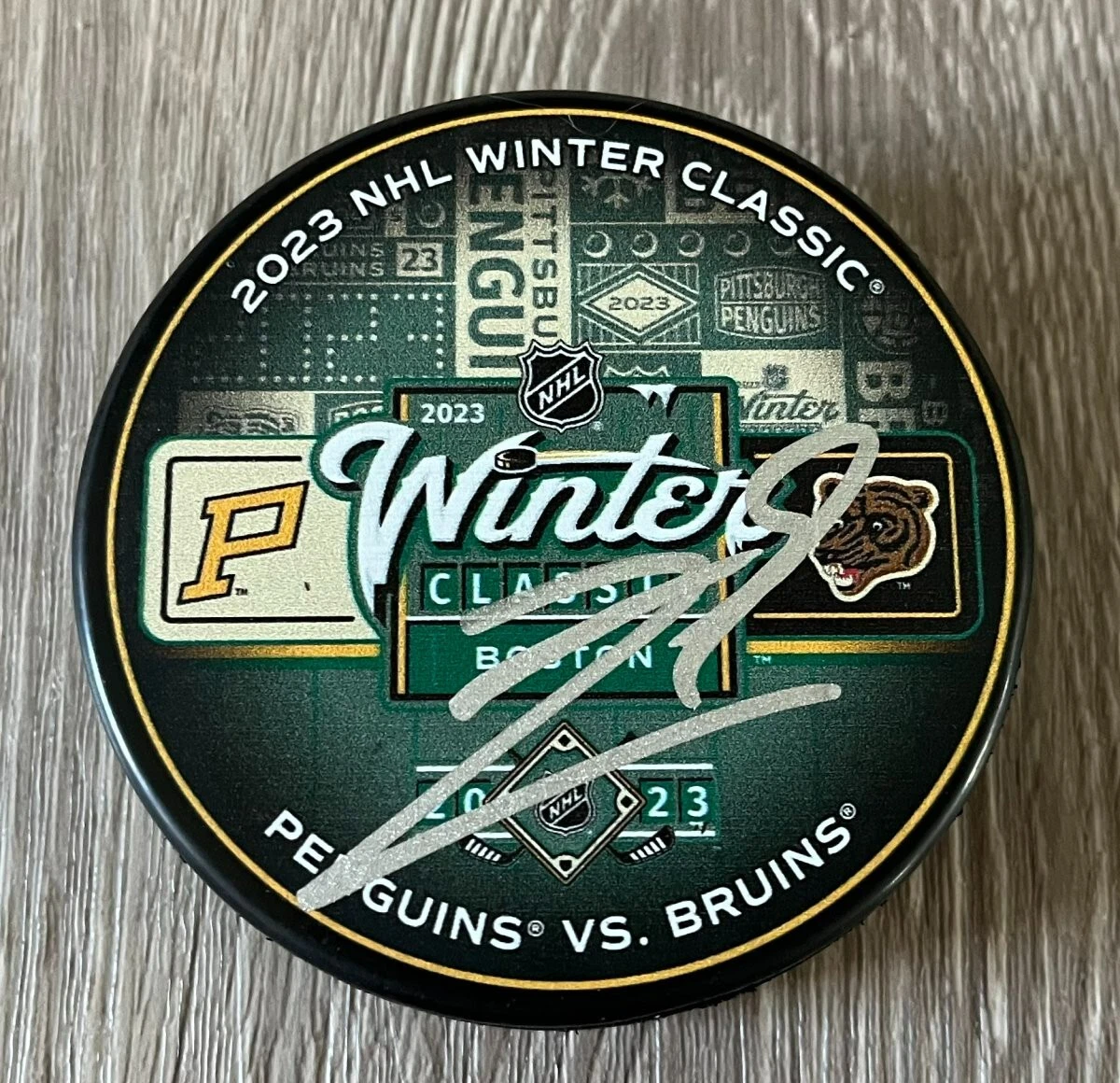 PAVEL ZACHA SIGNED AUTOGRAPH BOSTON BRUINS 2023 WINTER CLASSIC PUCK wEXACT PROOF