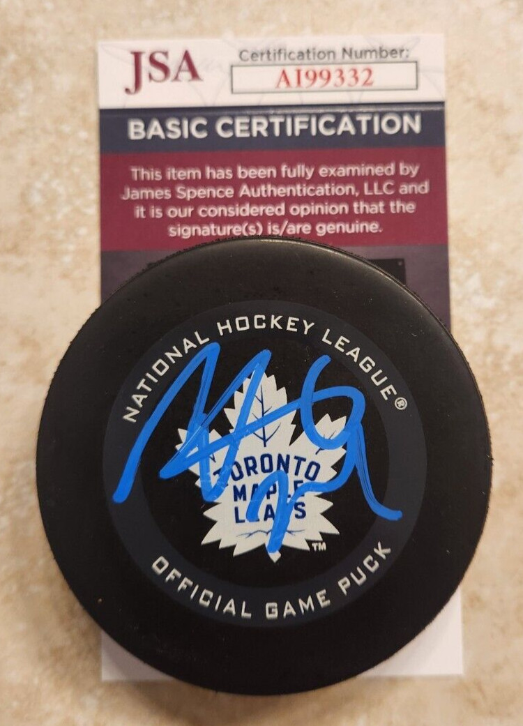 Wayne Simmonds Signed Official NHL Game Puck w/ JSA COA Toronto Maple Leafs 2