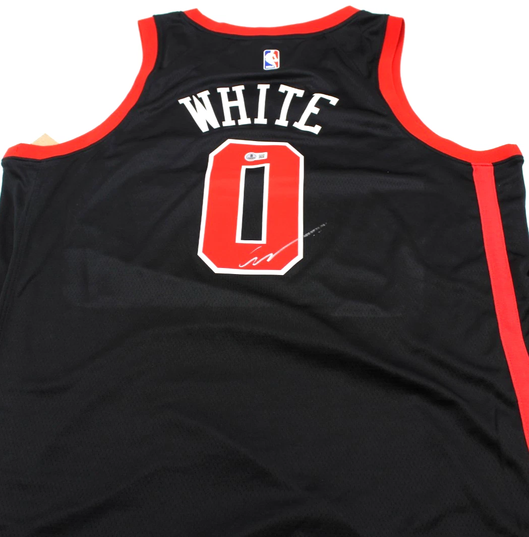 Coby White Signed Chicago Bulls Brand New XL Jersey W/Beckett BAS COA BU41282