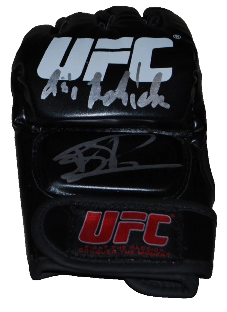 JIRI PROCHAZKA signed (UFC) MMA autographed Fighting glove BECKETT BAS BP01639