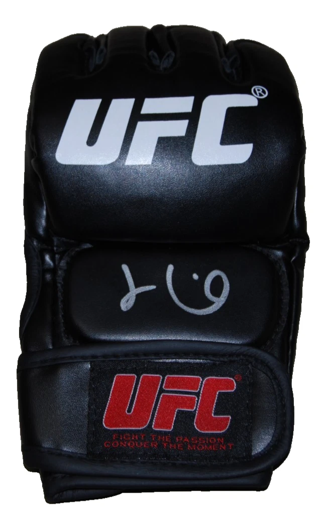 JON ANIK signed (UFC) MMA autographed Fighting glove BECKETT BAS BT56309