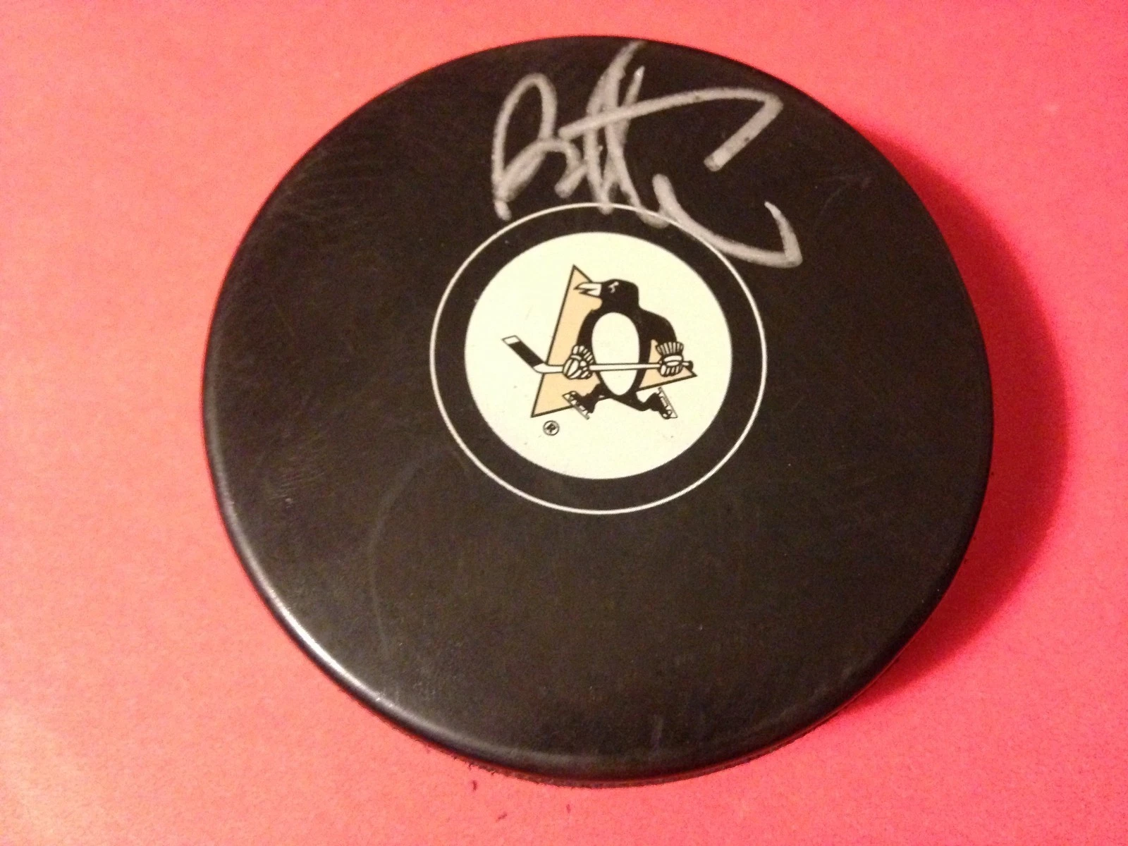 Bryan Trottier HOF Penguins Islanders Signed Auto Puck w/ Holder