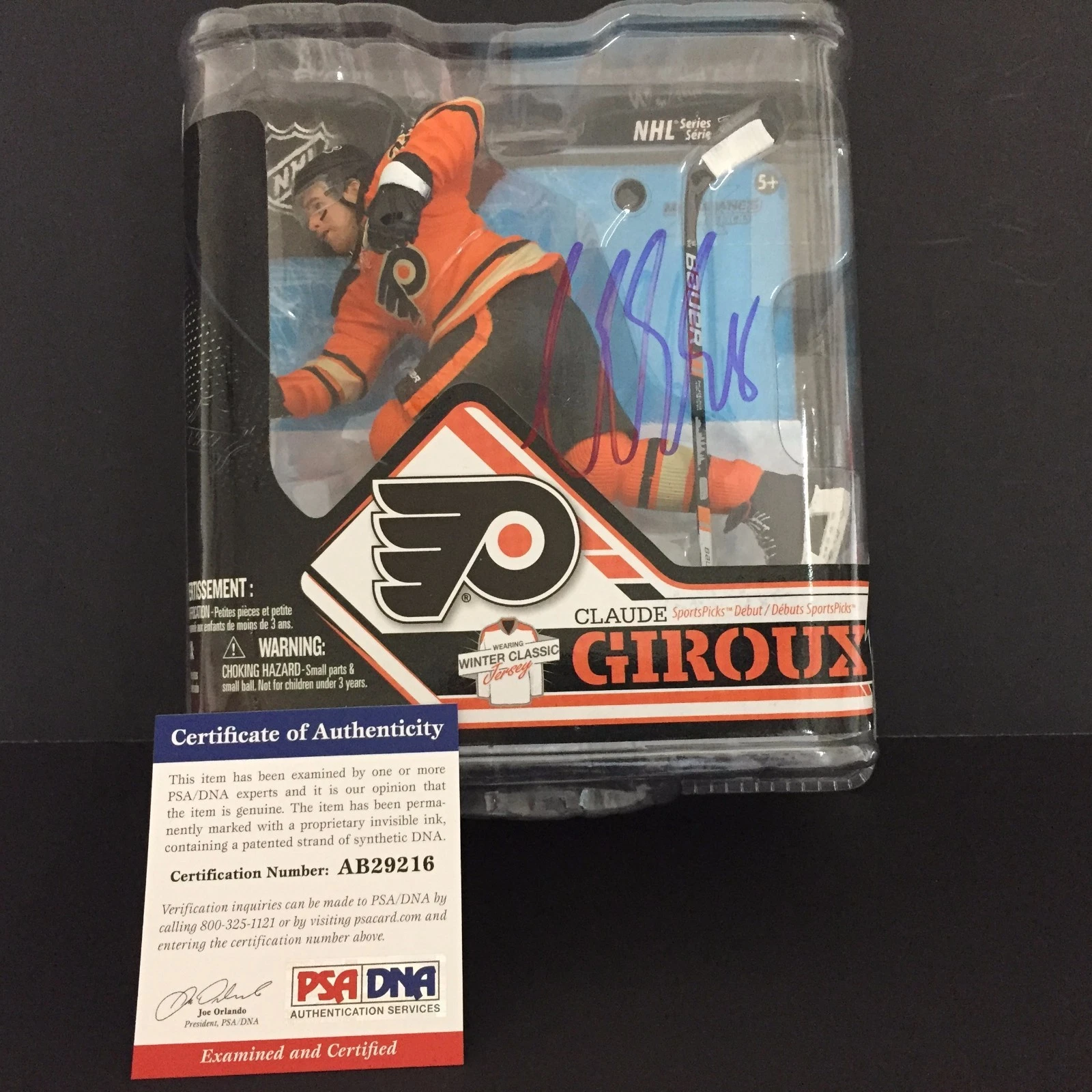 Claude Giroux Flyers Signed Auto McFarlane Action Figurine PSA/DNA COA