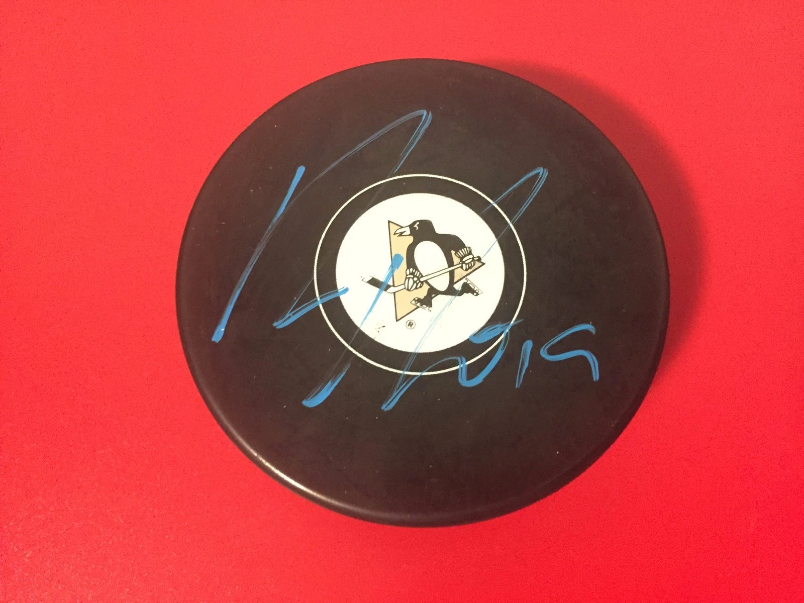 Beau Bennett Stanley Cup Champions Penguins Signed Auto Puck Holder