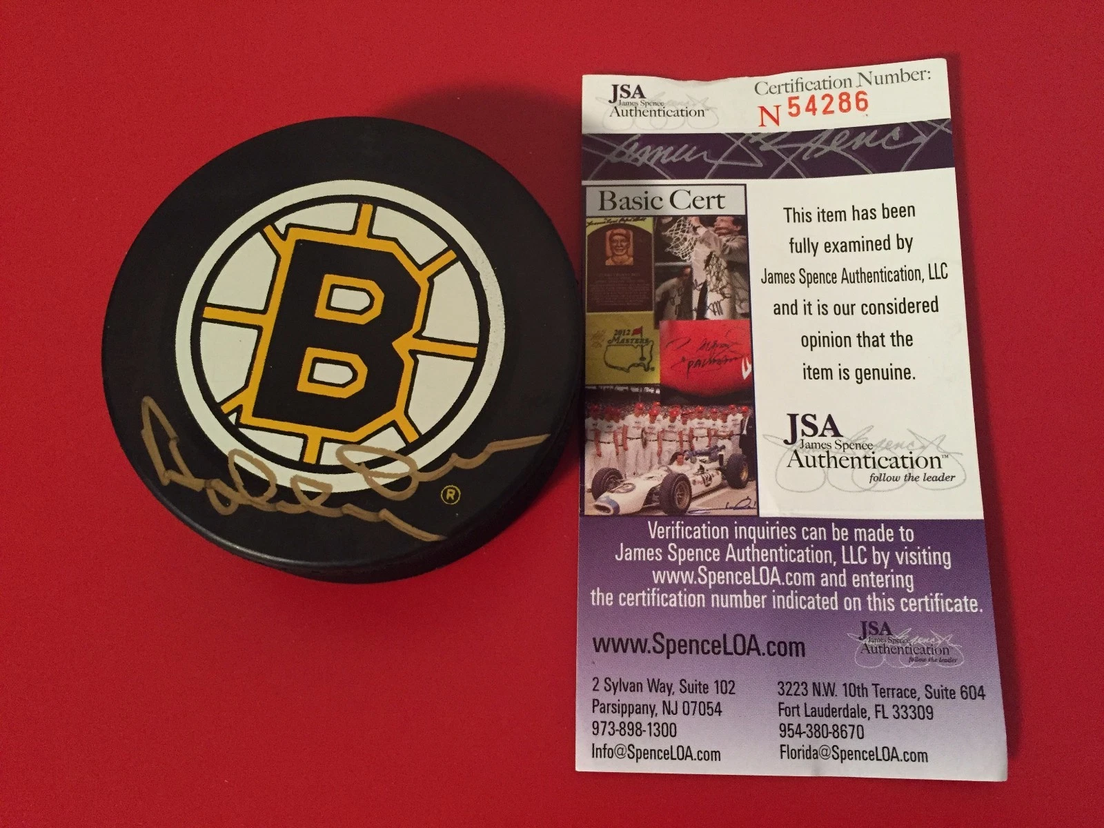 Bobby Orr HOF  Bruins Signed Auto Puck JSA Certified COA