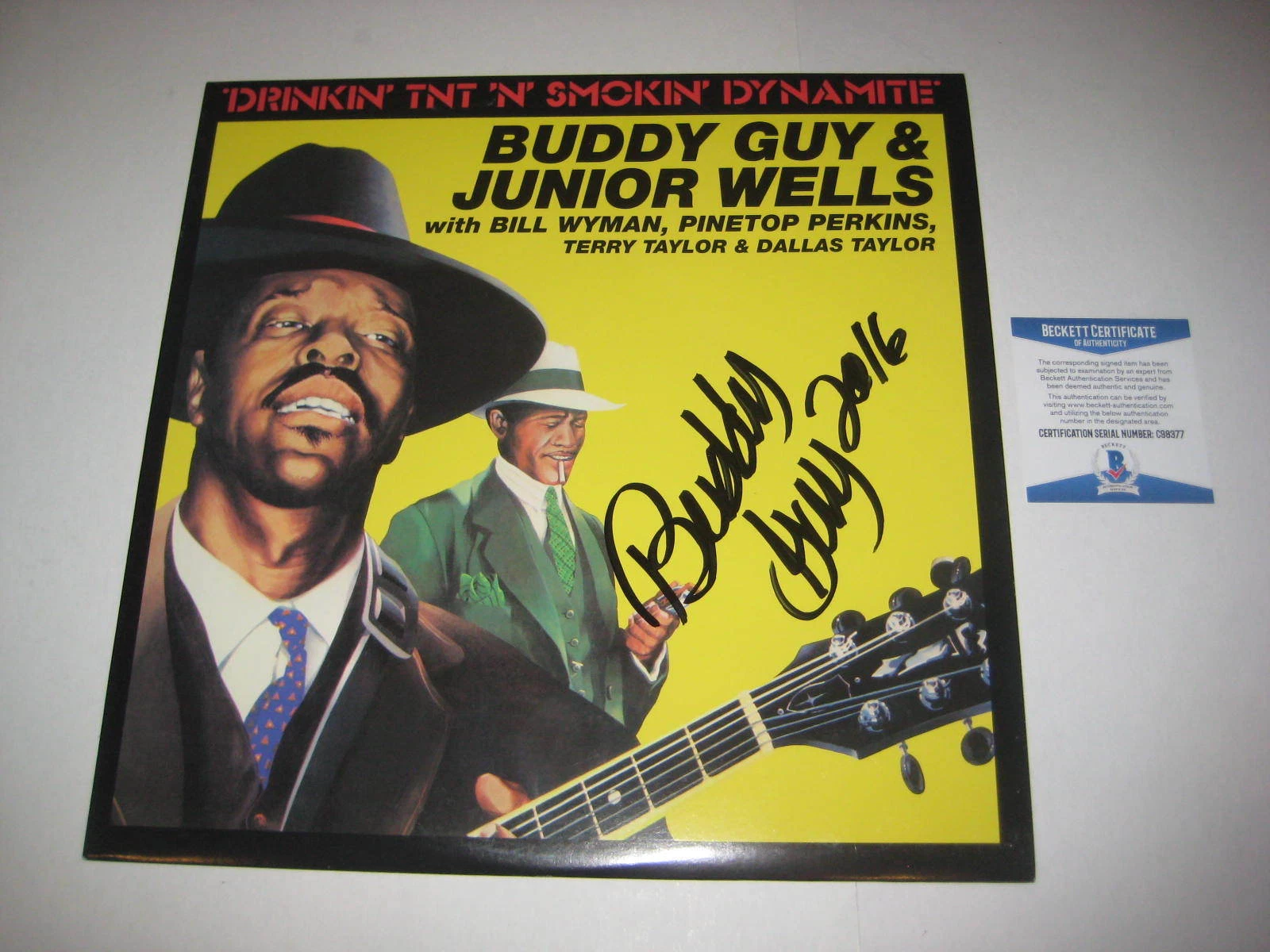 BUDDY GUY Signed DRINKIN TNT N SMOKIN DYNAMITE ALBUM LP COVER w/ Beckett COA