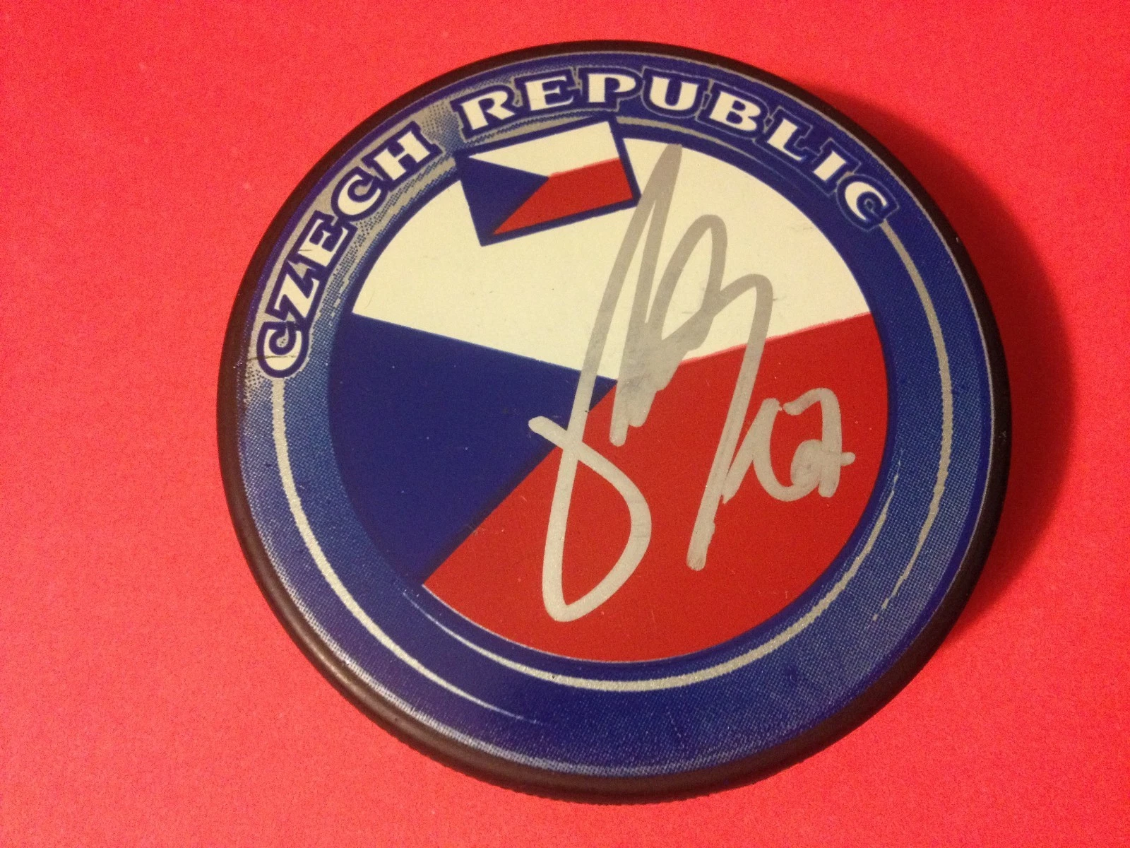 Michael Frolik Jets Czech Republic Flag Signed Auto Puck w/ Holder Auto