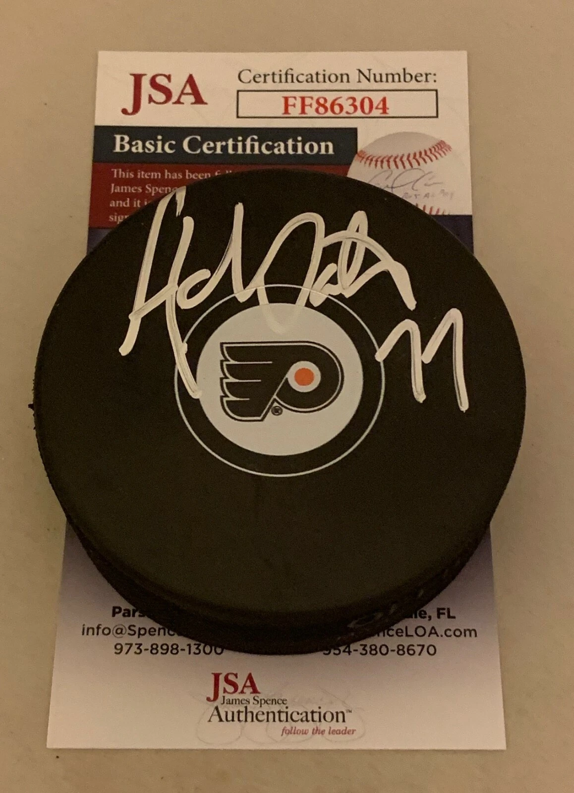 ADAM OATES BOSTON BRUINS SIGNED PHILADELPHIA FLYERS PUCK AUTOGRAPHED HOF JSA COLLECTIBLE MEMORABILIA