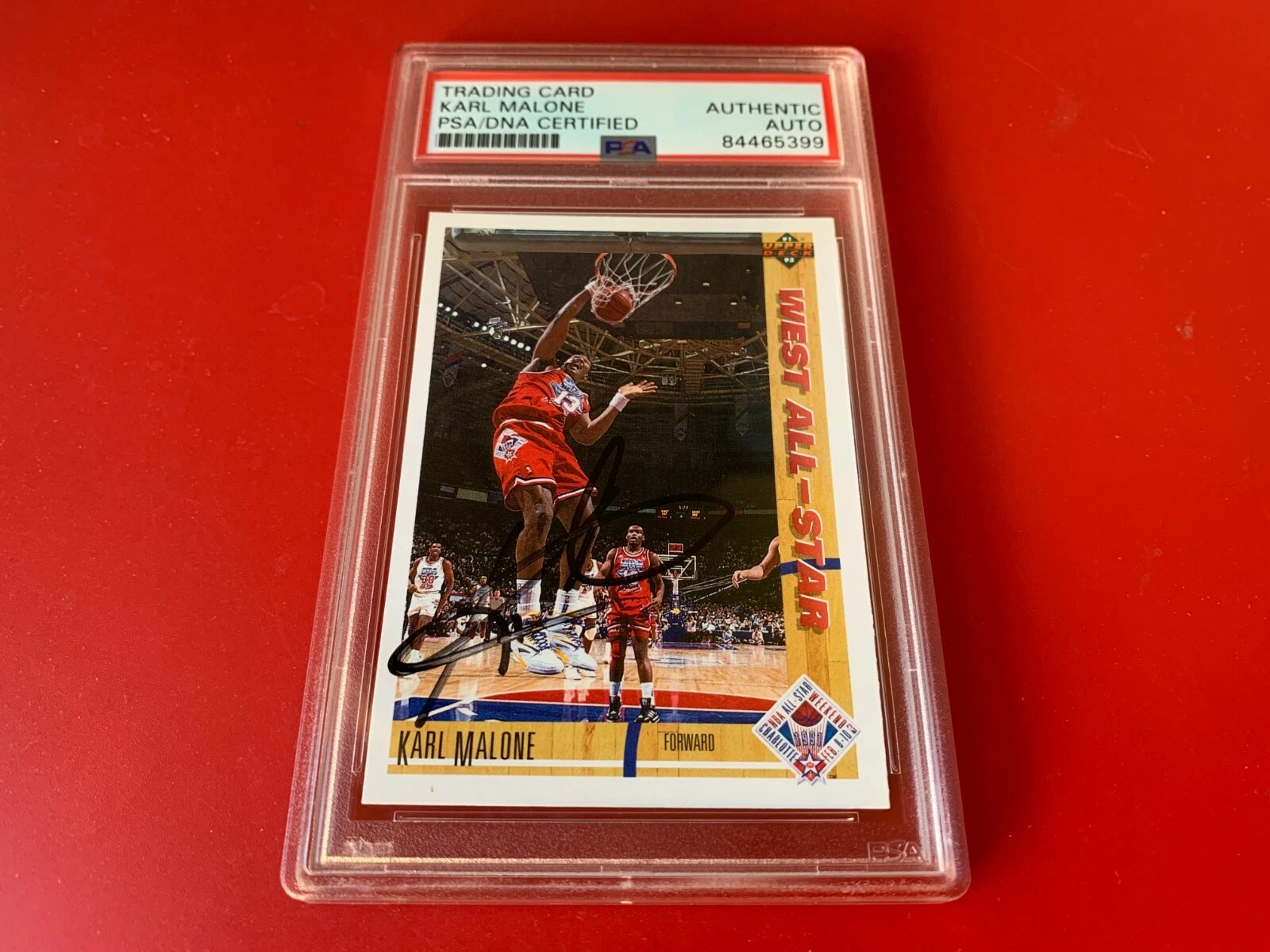 Karl Malone HOF Jazz 1991-92 Upper Deck NBA Card Signed Auto PSA/DNA