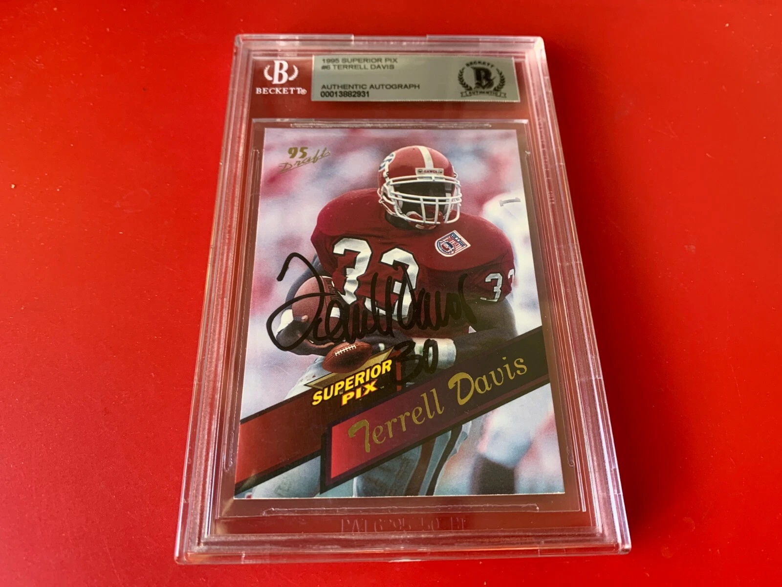 Terrell Davis Broncos HOF 1995 Superior Pix Card Signed Auto Beckett BAS SLABBED