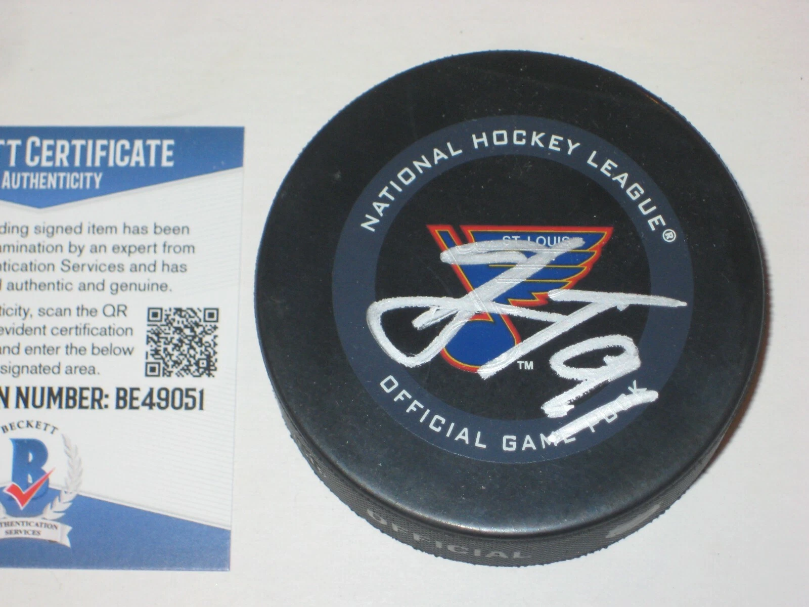 VLADIMIR TARASENKO Signed BLUES 3rd JERSEY Official GAME Puck w/ Beckett COA