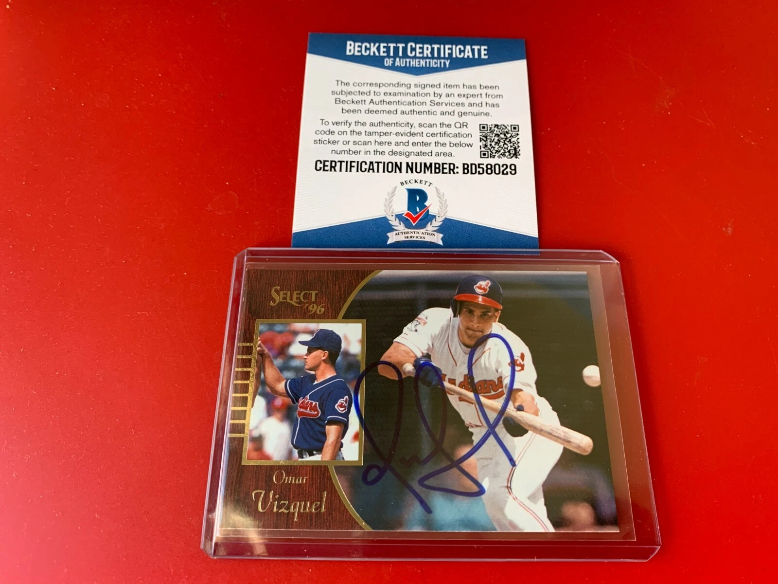Omar Vizquel Indians 1996 Score select Card Signed Auto BAS COA
