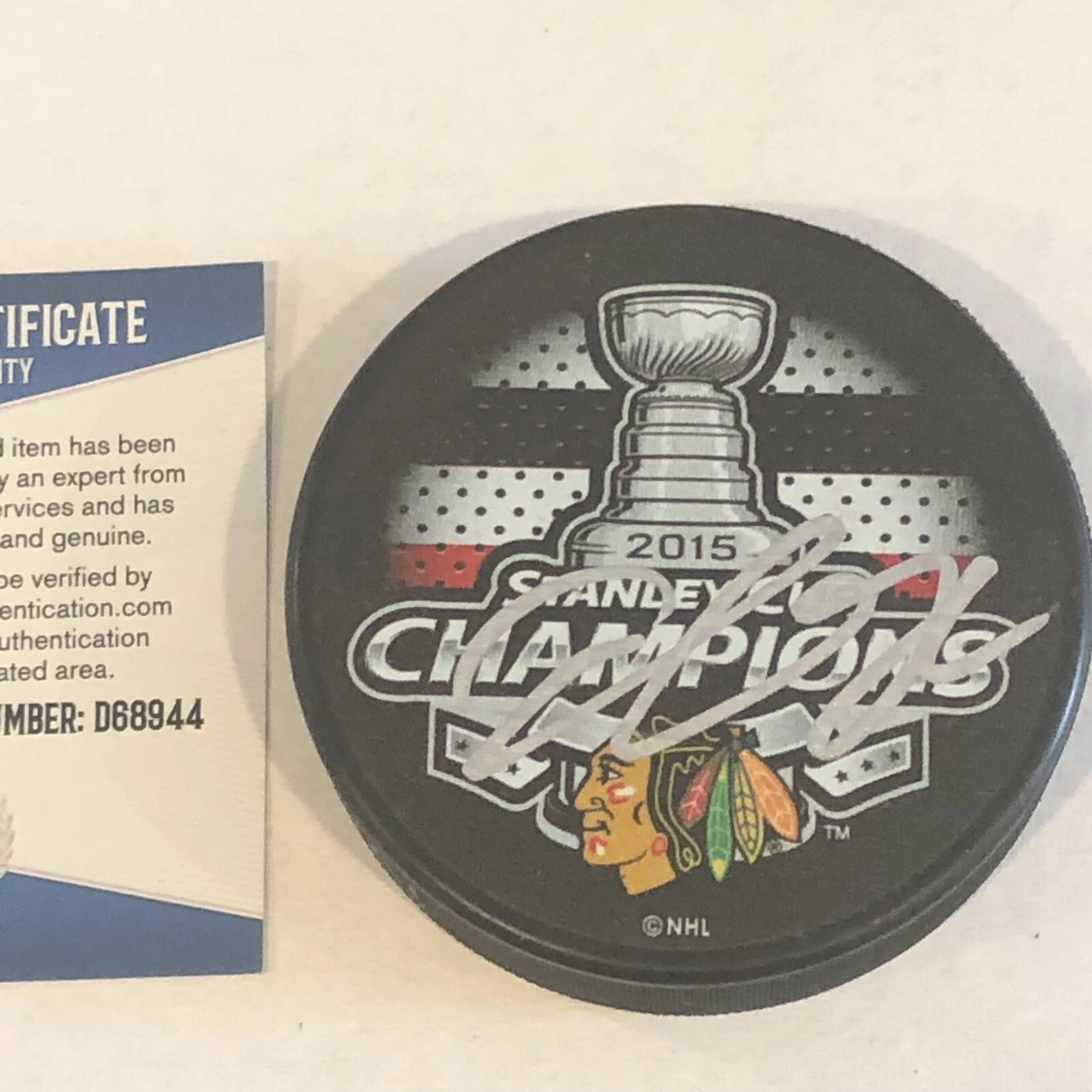 TEUVO TERAVAINEN Signed 2015 Stanley Cup CHAMPIONS Puck w/ Beckett COA (BAS)