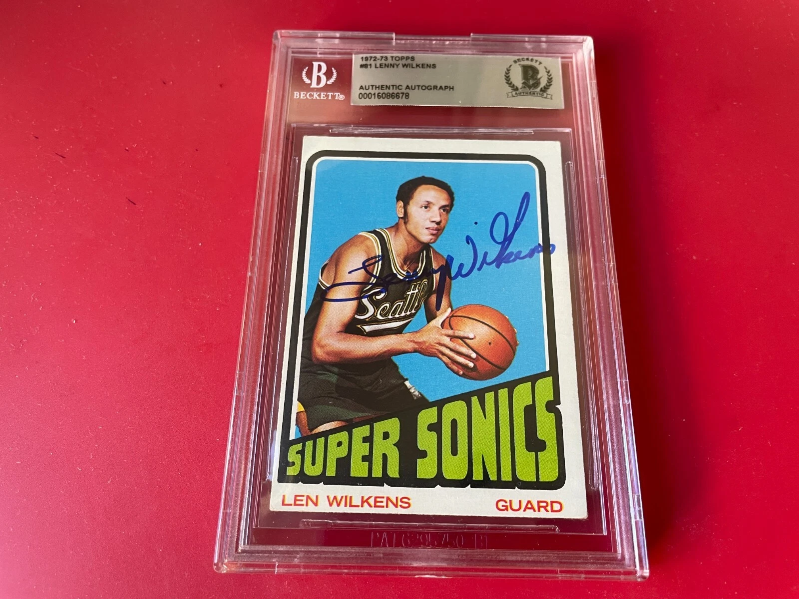 Lenny Wilkens HOF 1972-73 Topps Card Signed Auto Beckett BAS