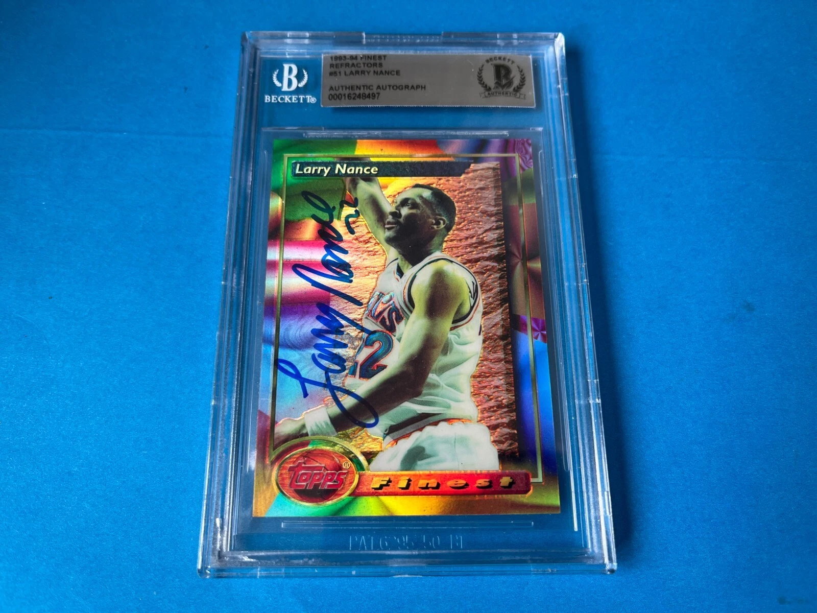 Larry Nance 1993-94 Topps Finest Refractor Card Signed Auto Beckett BAS Slabbed