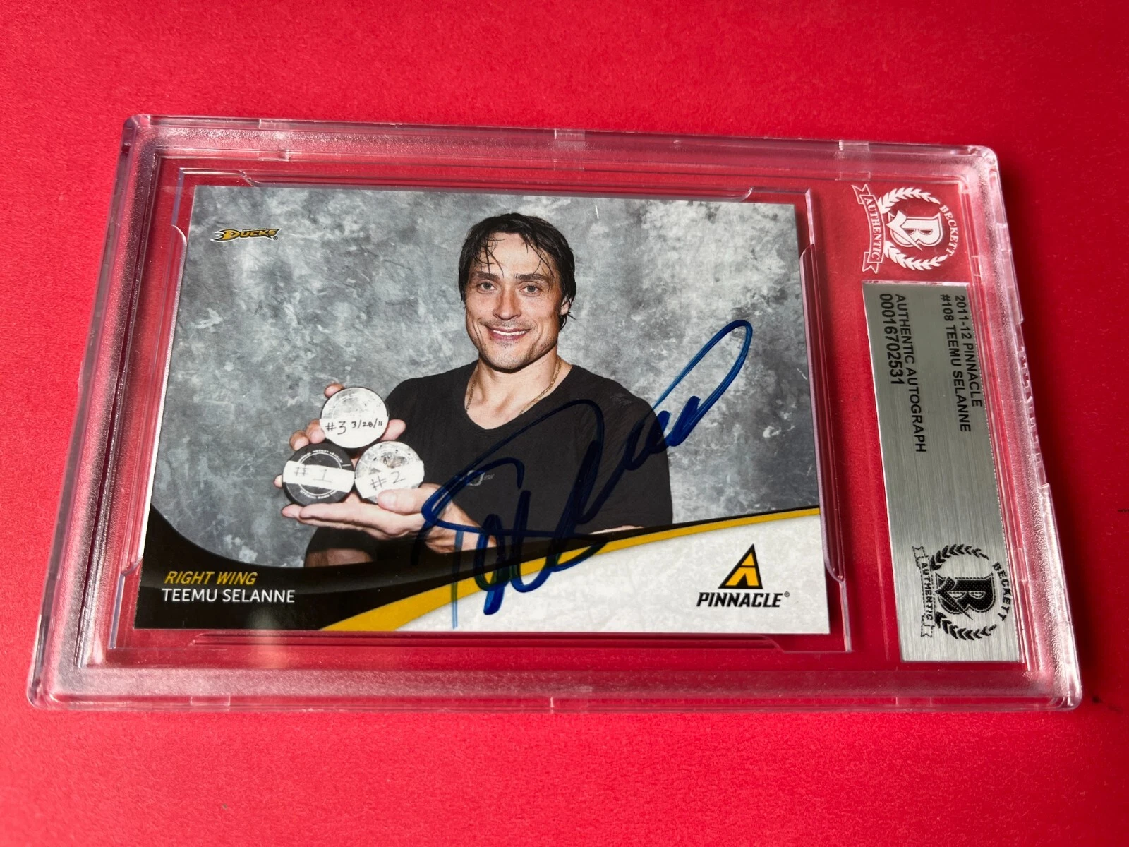 Teemu Selanne Ducks 2011-12 Pinnacle Card Signed Auto Beckett SLABBED BAS