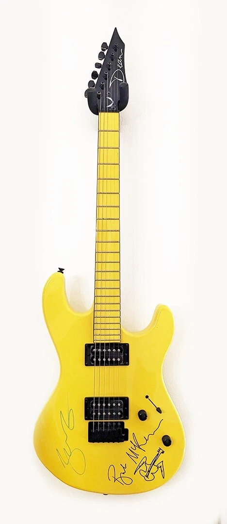 Flight of the Conchords REAL SIGNED Dean Custom Zone Solid Body Guitar COA