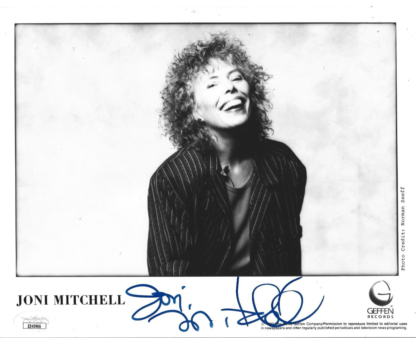 Joni Mitchell hand SIGNED 8x10
