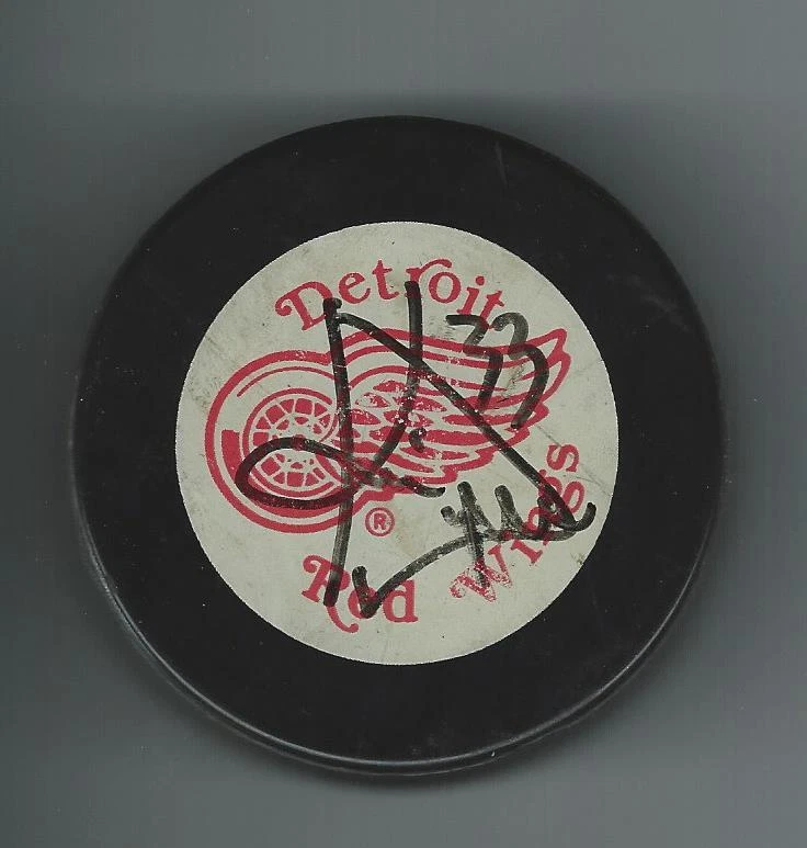 KRIS DRAPER SIGNED 1990'S STYLE DETROIT RED WINGS OFFICIAL GAME PUCK