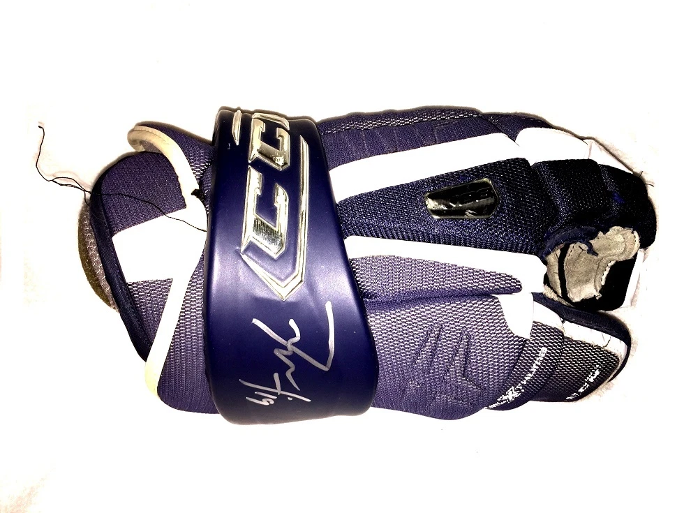 TYLER SEGUIN SIGNED GAME USED GLOVE PLYMOUTH WHALERS JSA COA LOA DALLAS STARS