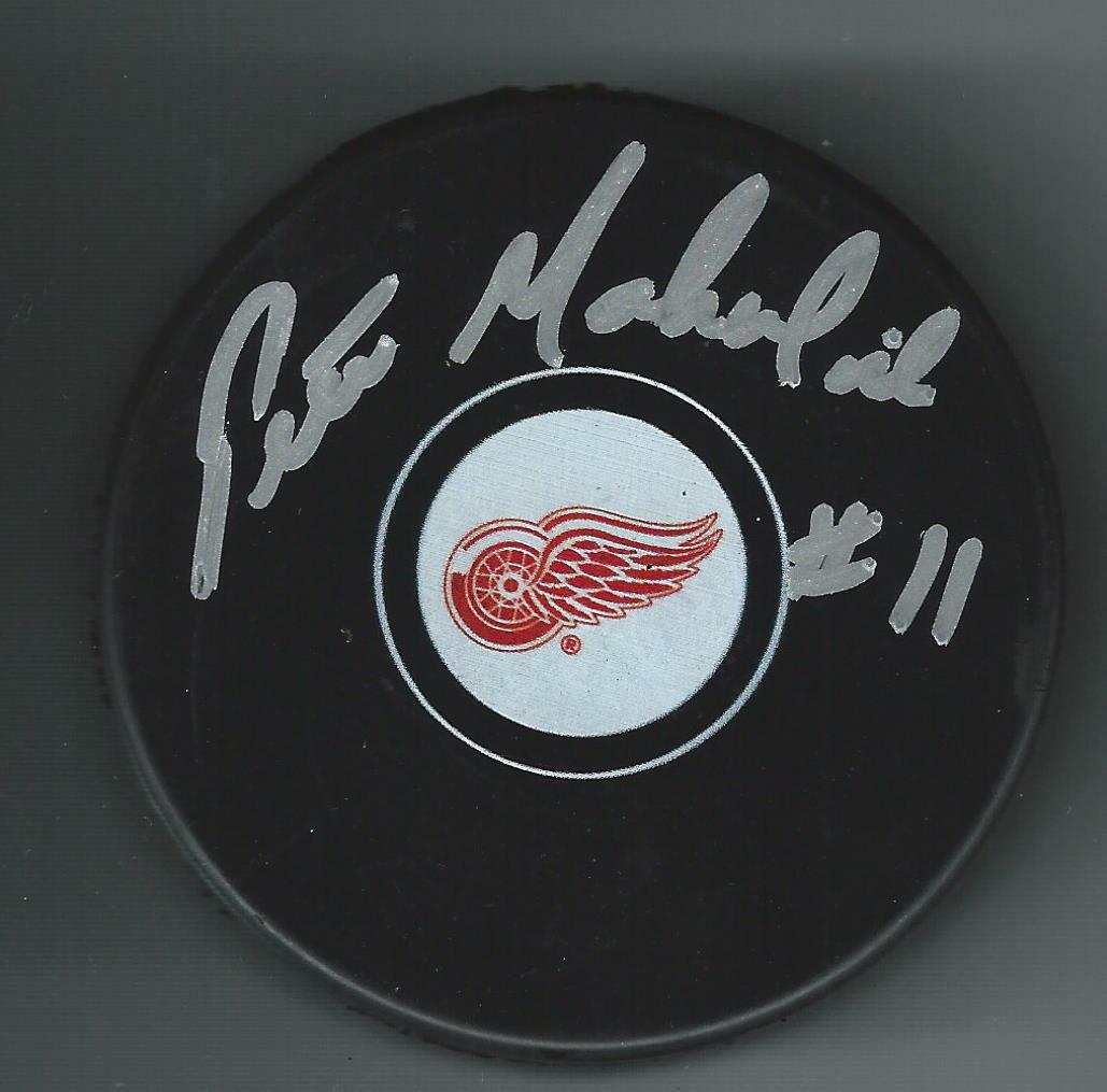 Pete Mahovlich Signed Detroit Red Wings Puck