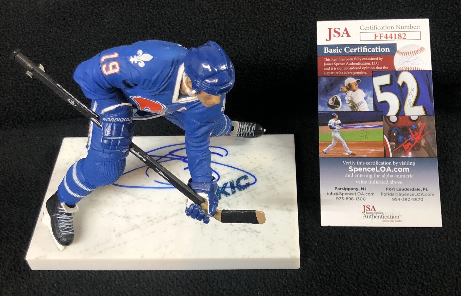 Joe Sakic Signed Quebec Nordiques McFarlane Figure JSA COA Colorado Avalanche