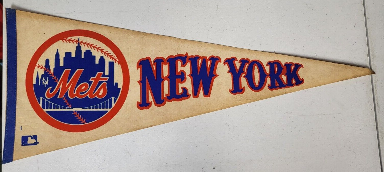 VINTAGE 70’S 80’S NEW YORK METS BASEBALL PENNANT FLAG RARE COLLECTIBLE MEMORABILIA