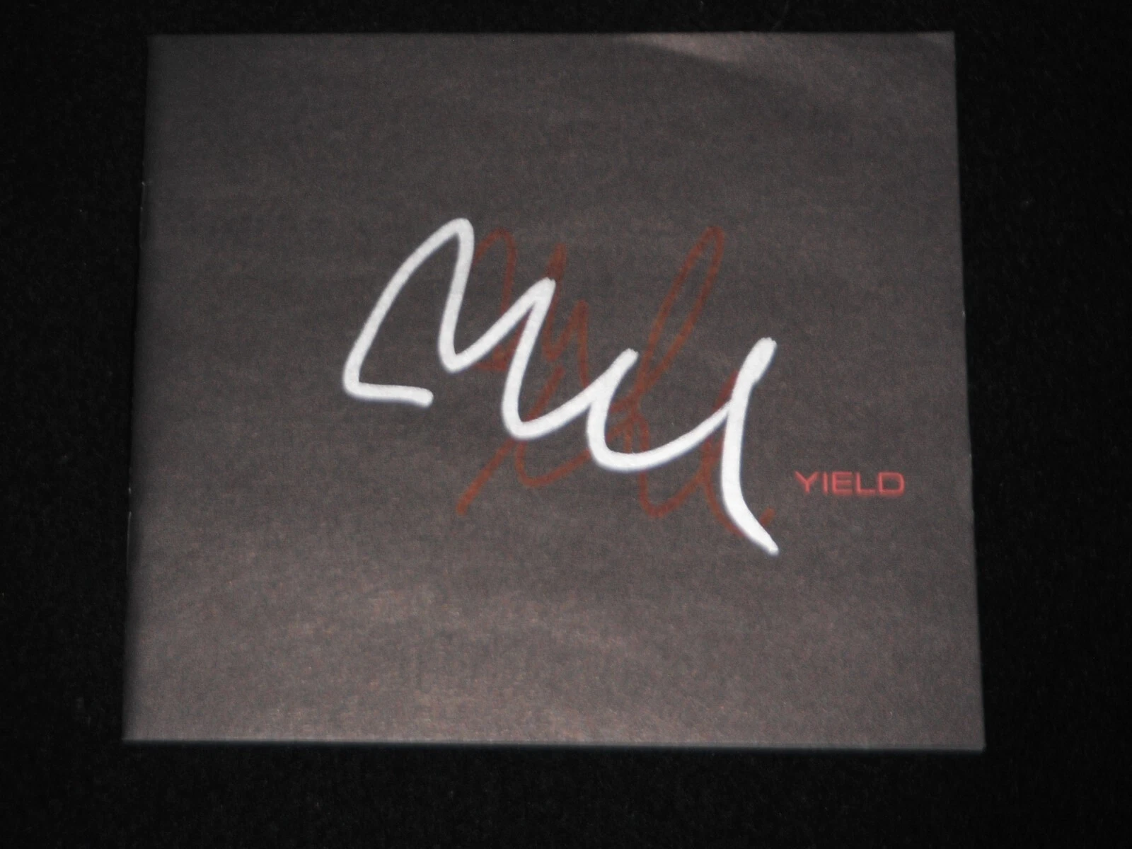 PEARL JAM MIKE MCCREADY SIGNED YIELD CD COVER