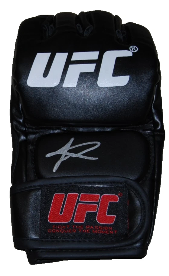JESSICA ANDRADE signed (UFC) MMA autographed Fighting glove BECKETT BAS BT56276