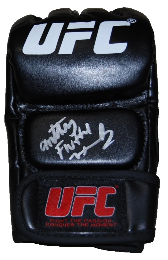 ANTHONY HERNANDEZ signed (UFC) MMA autographed Fighting glove BECKETT BT56318