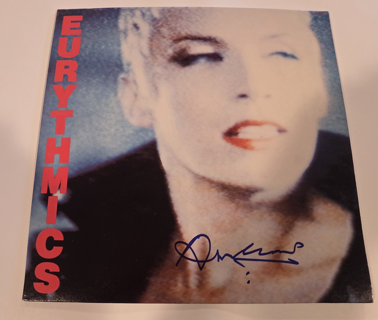 EURYTHMICS ANNIE LENNOX signed 