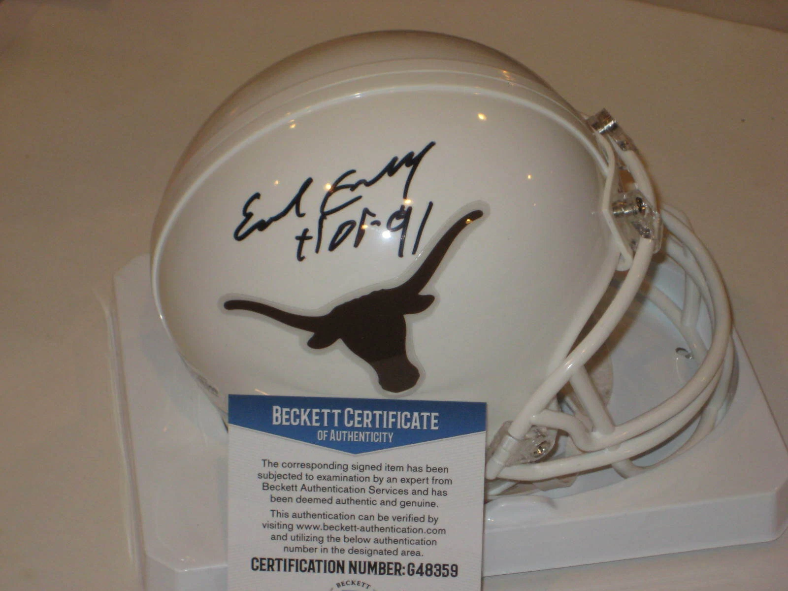 EARL CAMPBELL Signed Texas LONGHORNS Mini-helmet w/ Beckett COA & HOF Inscrip