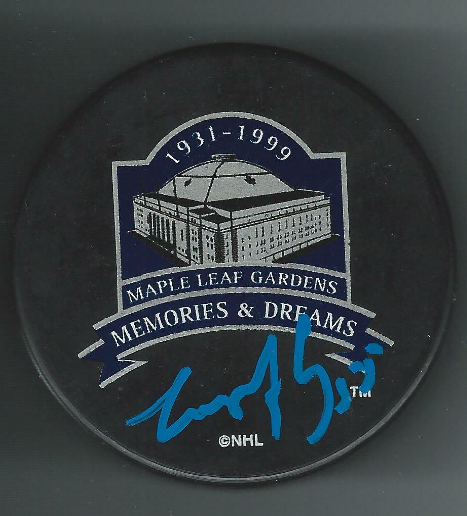 Larry Murphy Signed Toronto Maple Leaf Gardens Memories & Dreams 1931-1999 Puck