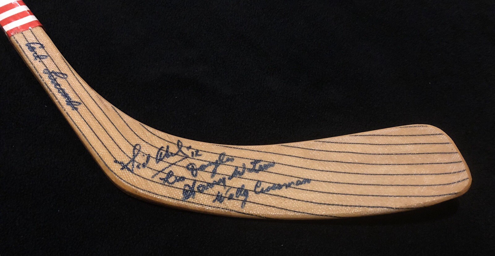 1943 DETROIT RED WINGS STANLEY CUP CHAMPIONS STICK SIGNED BY 4 ABEL BECKETT COA COLLECTIBLE MEMORABILIA