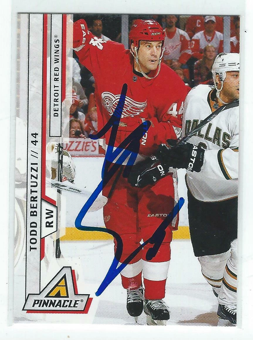 Todd Bertuzzi Signed 2010/11 Pinnacle Card #125