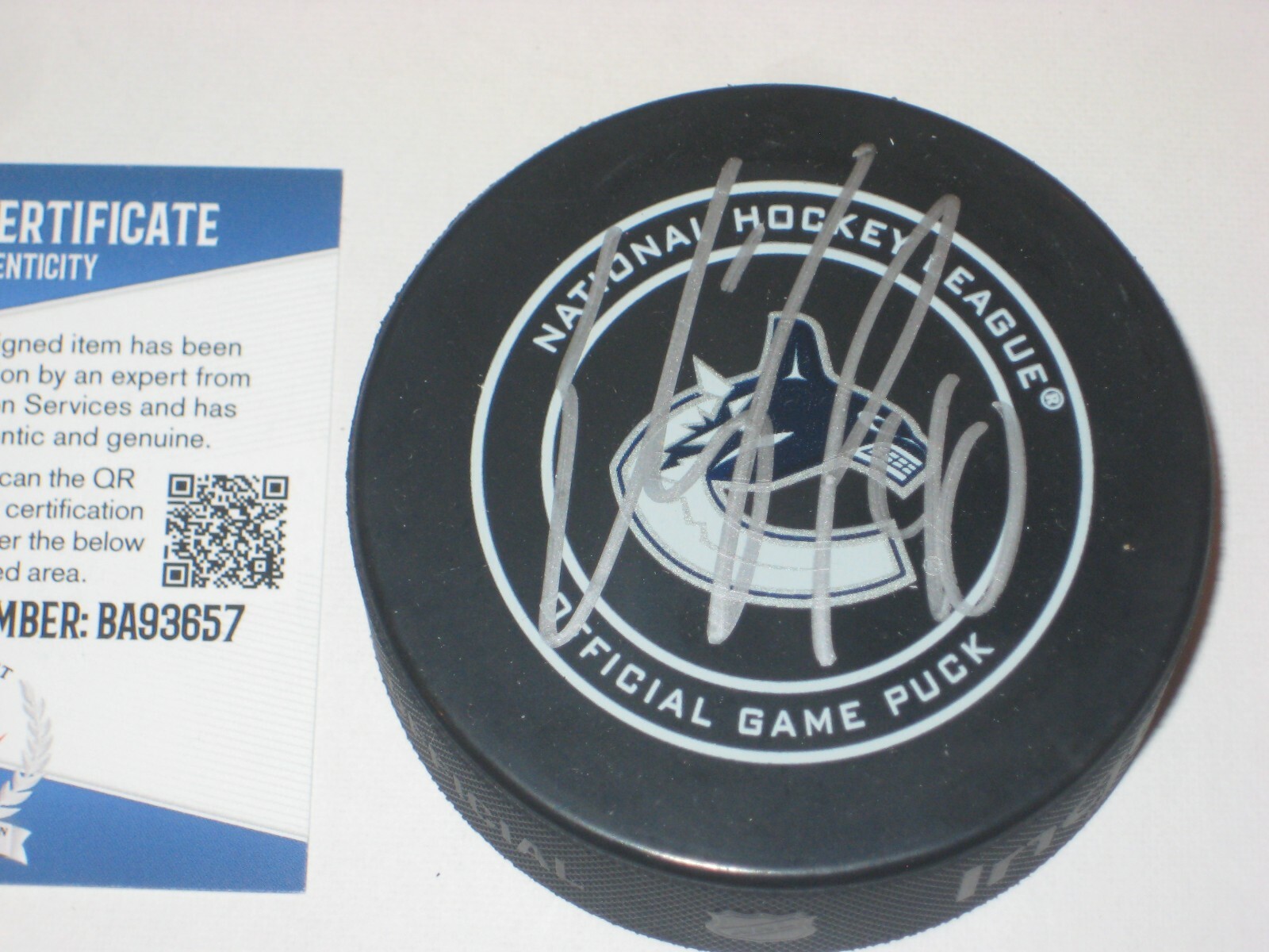 ELIAS PETTERSSON Signed Vancouver CANUCKS Official GAME Puck w/ Beckett COA