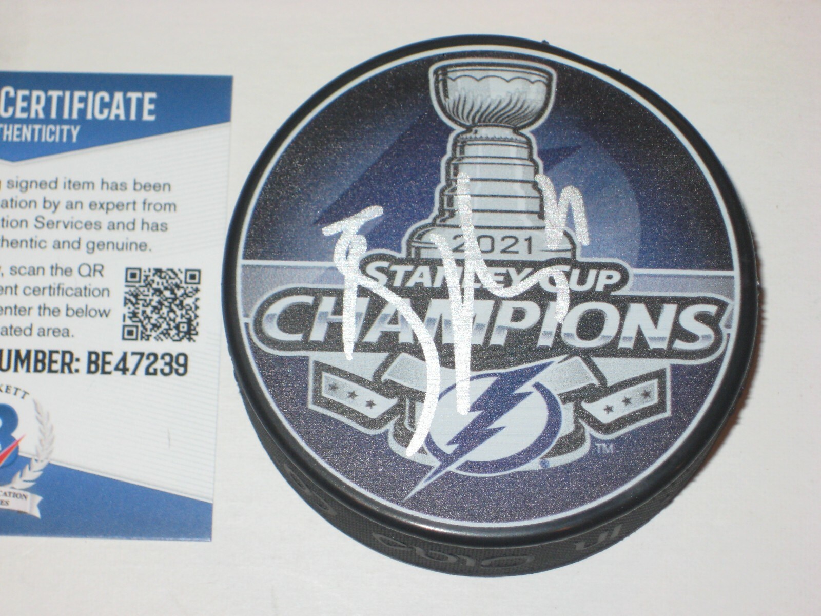 BRAYDEN POINT Signed 2021 STANLEY CUP CHAMPS Puck w/ Beckett COA (BAS)