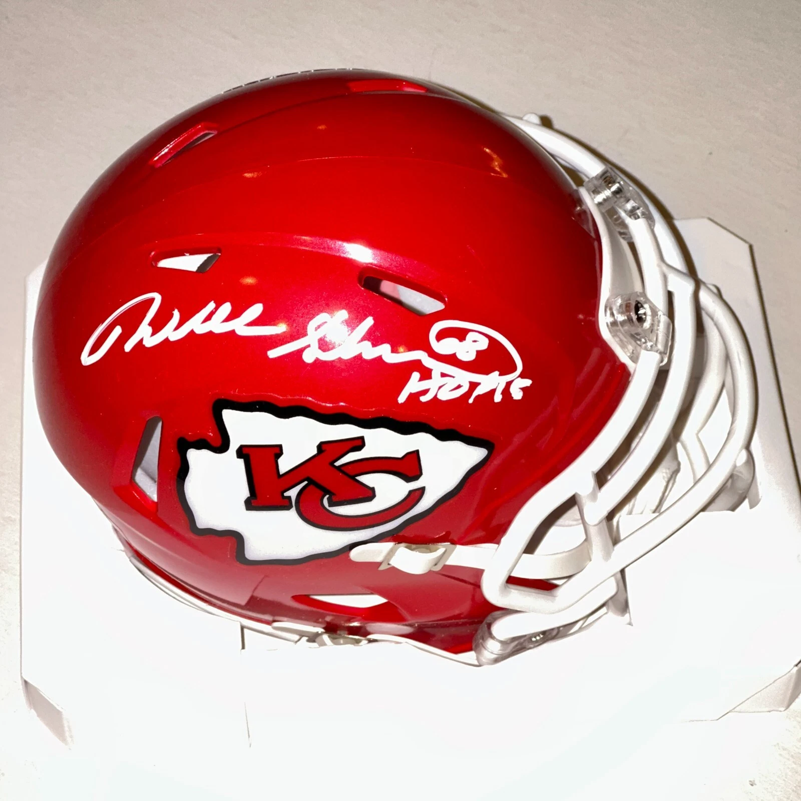 WILL SHIELDS SIGNED KANSAS CITY CHIEFS MINI-HELMET BECKETT AUTH (BAS) & HOF INS COLLECTIBLE MEMORABILIA