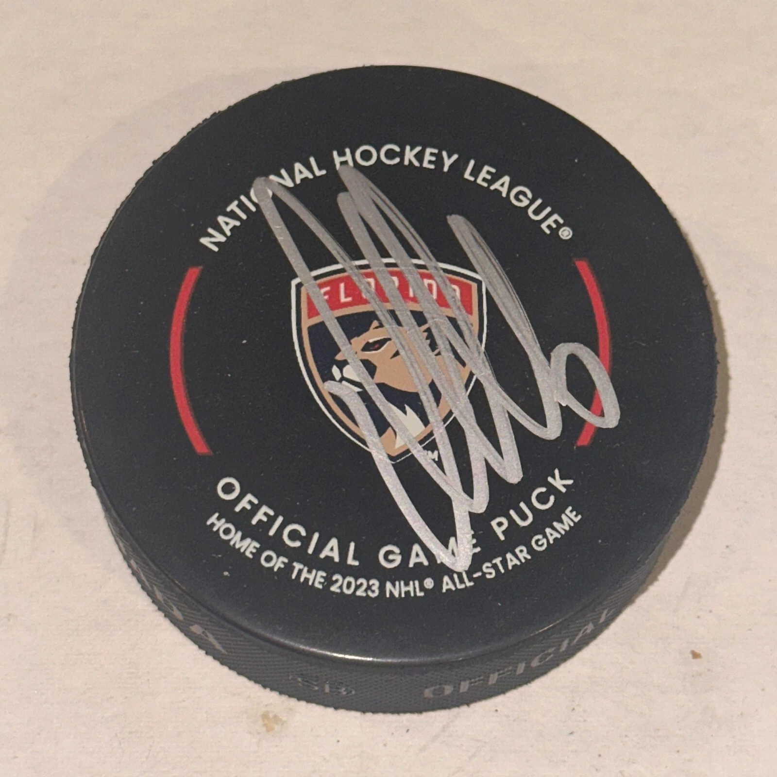 ALEKSANDER BARKOV Signed Official Florida PANTHERS GAME Puck Beckett (BAS)