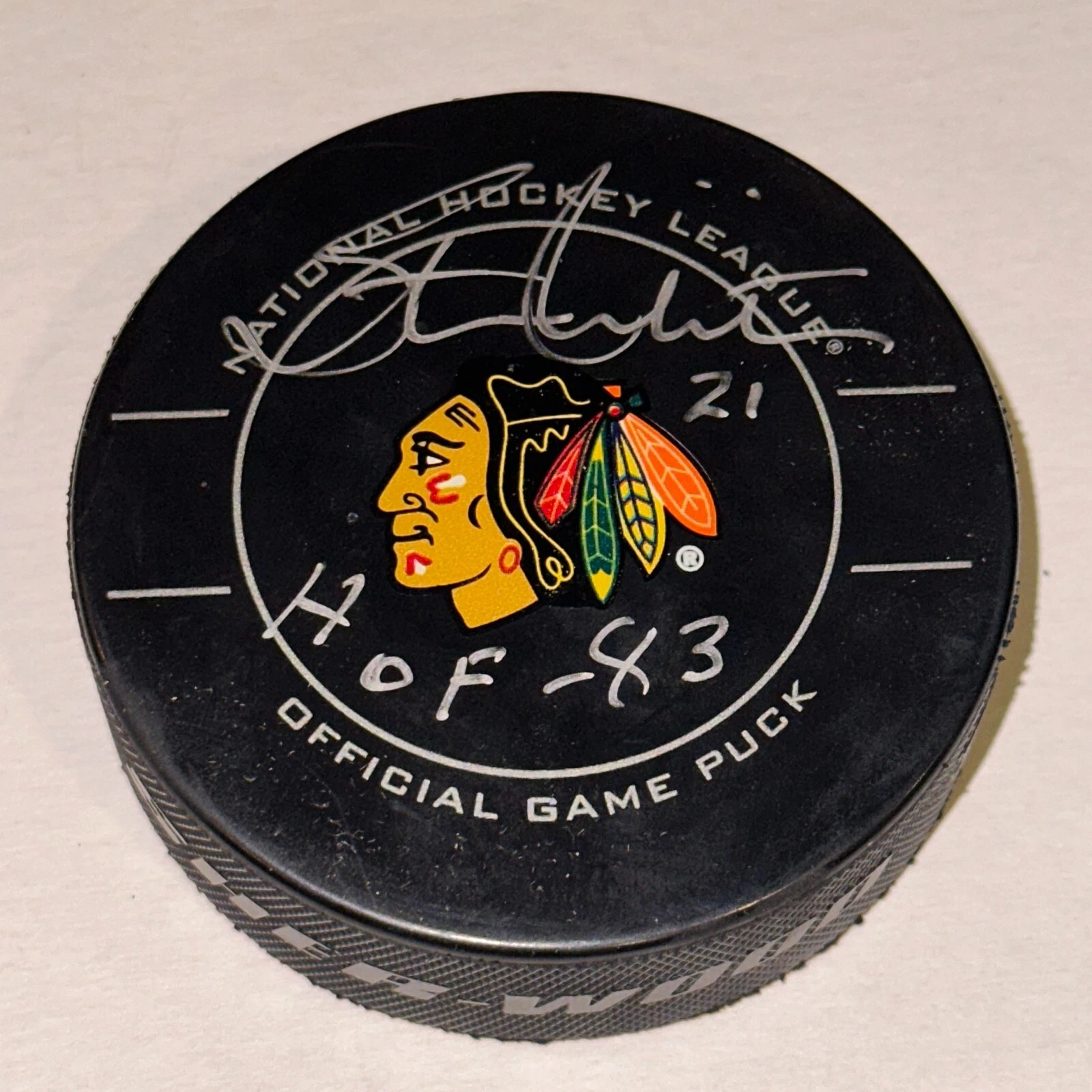 STAN MIKITA Signed BLACKHAWKS Official GAME Puck Beckett Auth (BAS) & HOF Inscr