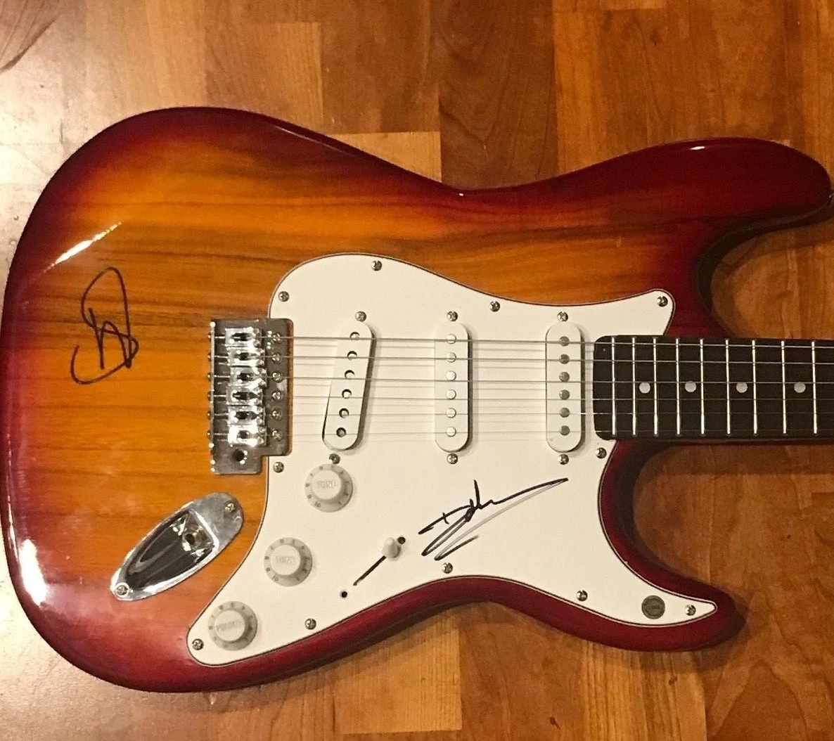 * TRAFFIC * signed electric guitar * DAVE MASON & STEVE WINWOOD * PROOF * 1