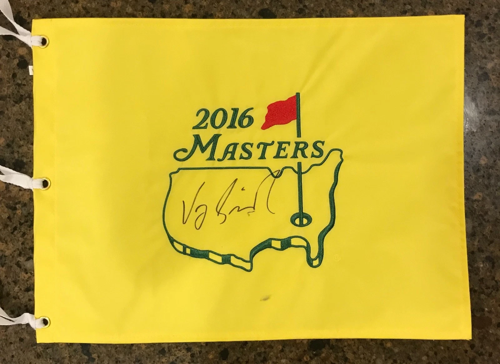 * VIJAH SINGH * signed autographed * MASTERS FLAG * 2000 Winner * 3