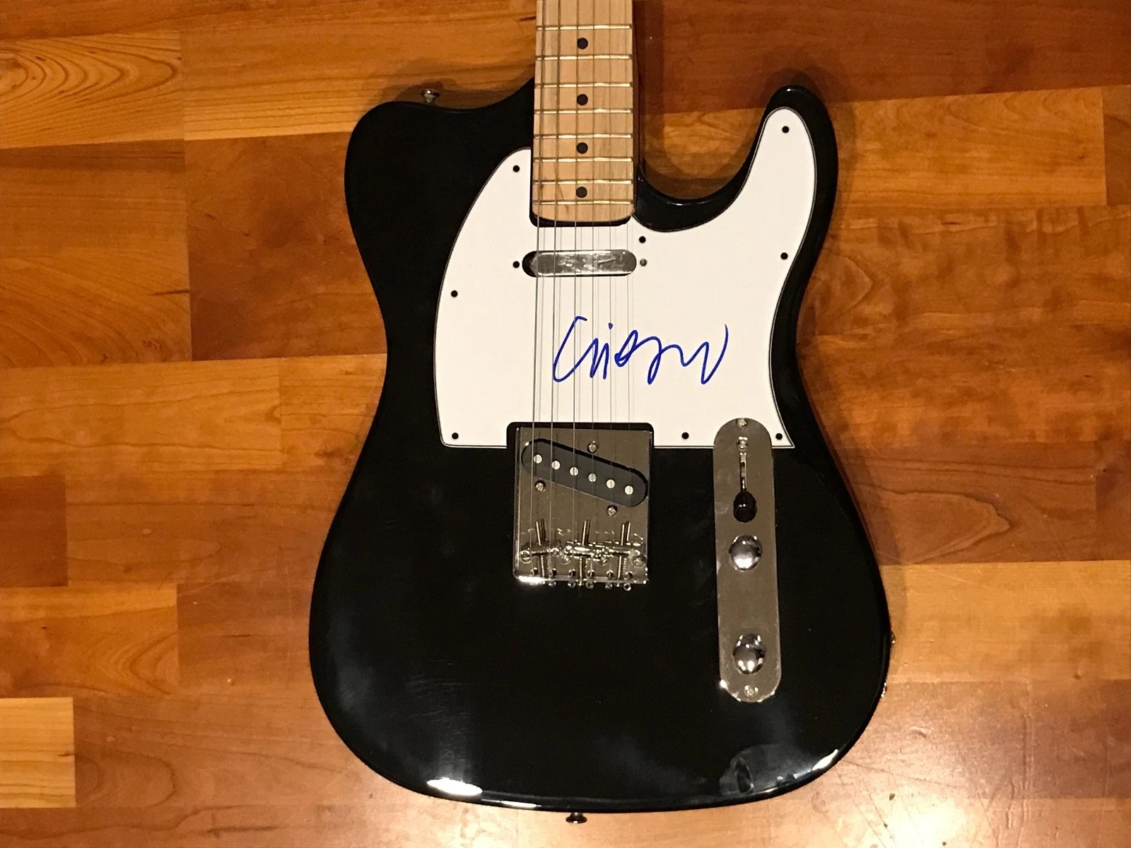* GIORGIO MORODER * signed autographed electric guitar * GODFATHER OF DISCO * 2