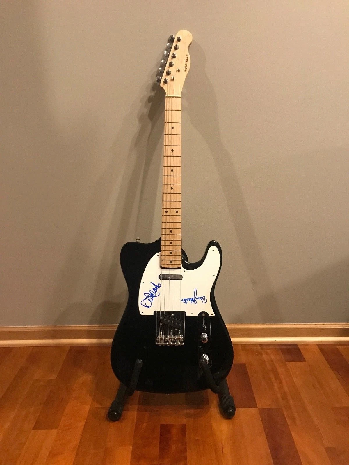 * THE BEACH BOYS * signed electric guitar *DAVID MARKS & BRUCE JOHNSTON* PROOF 3