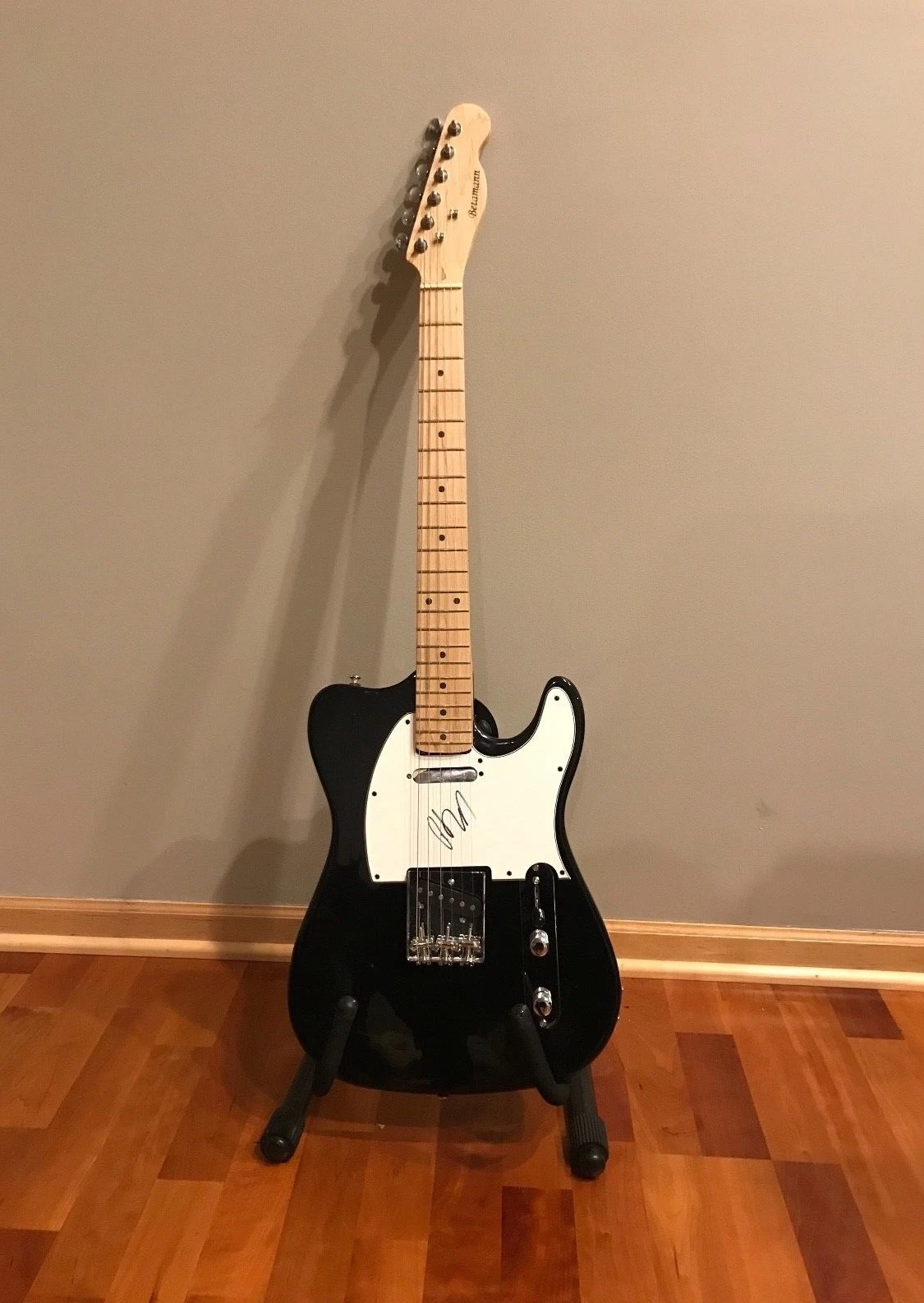 * PETER BUCK * signed autographed electric guitar * R.E.M. * PROOF * 1