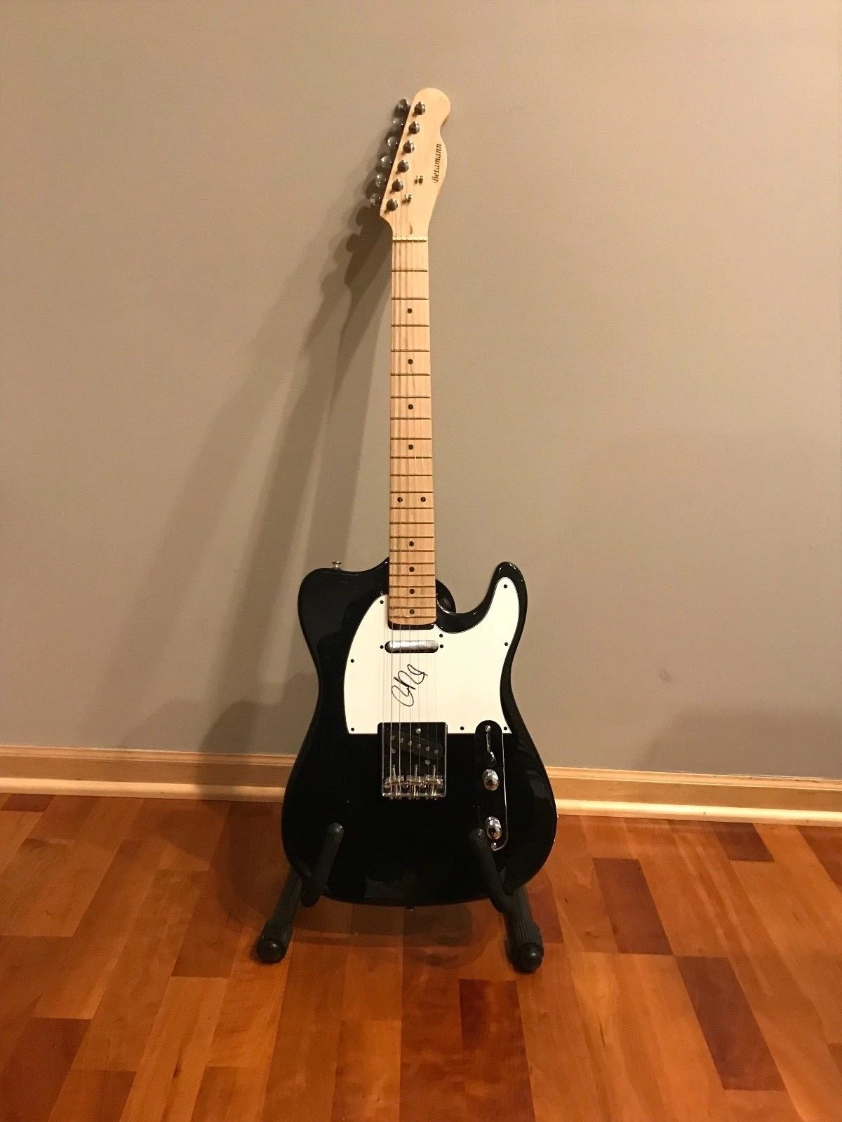 * PETER BUCK * signed autographed electric guitar * R.E.M. * PROOF * 2