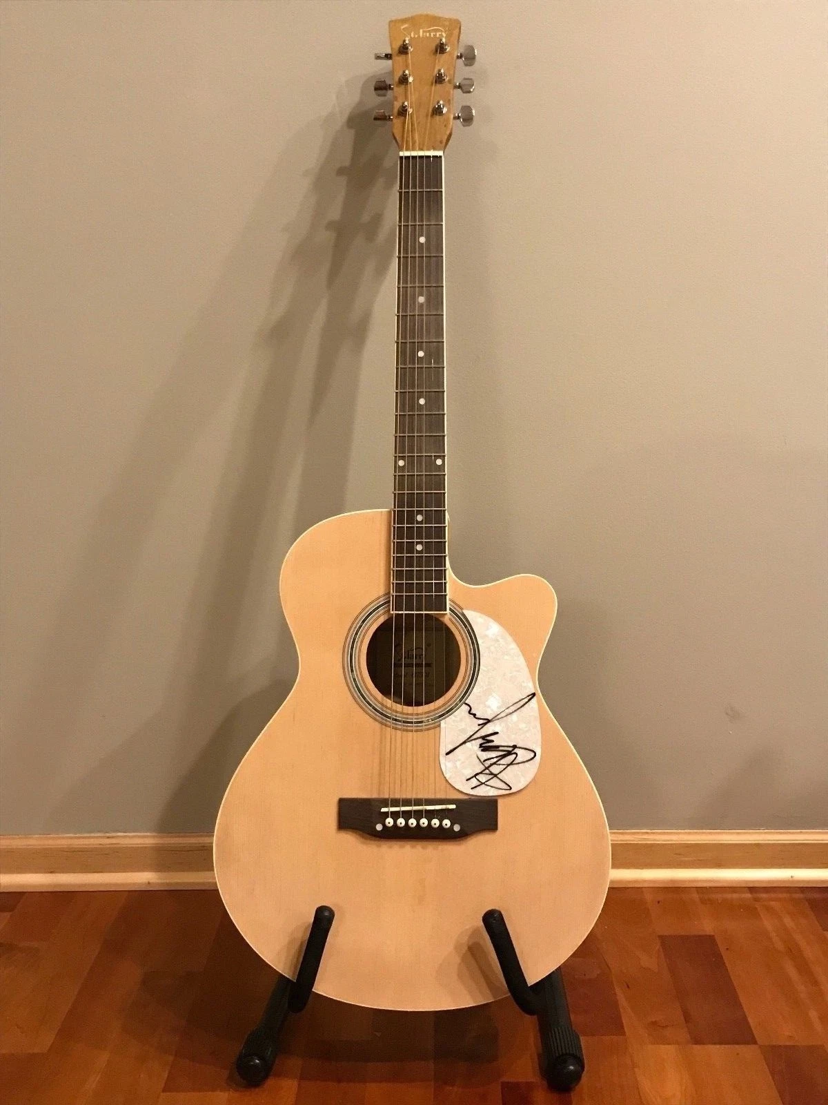 * SEU JORGE * signed acoustic guitar * THE LIFE AQUATIC * DAVID BOWIE * 1
