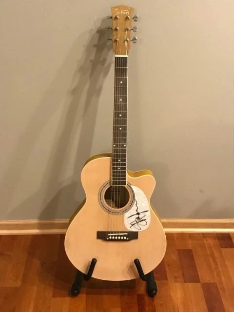 * SEU JORGE * signed acoustic guitar * THE LIFE AQUATIC * DAVID BOWIE * 3