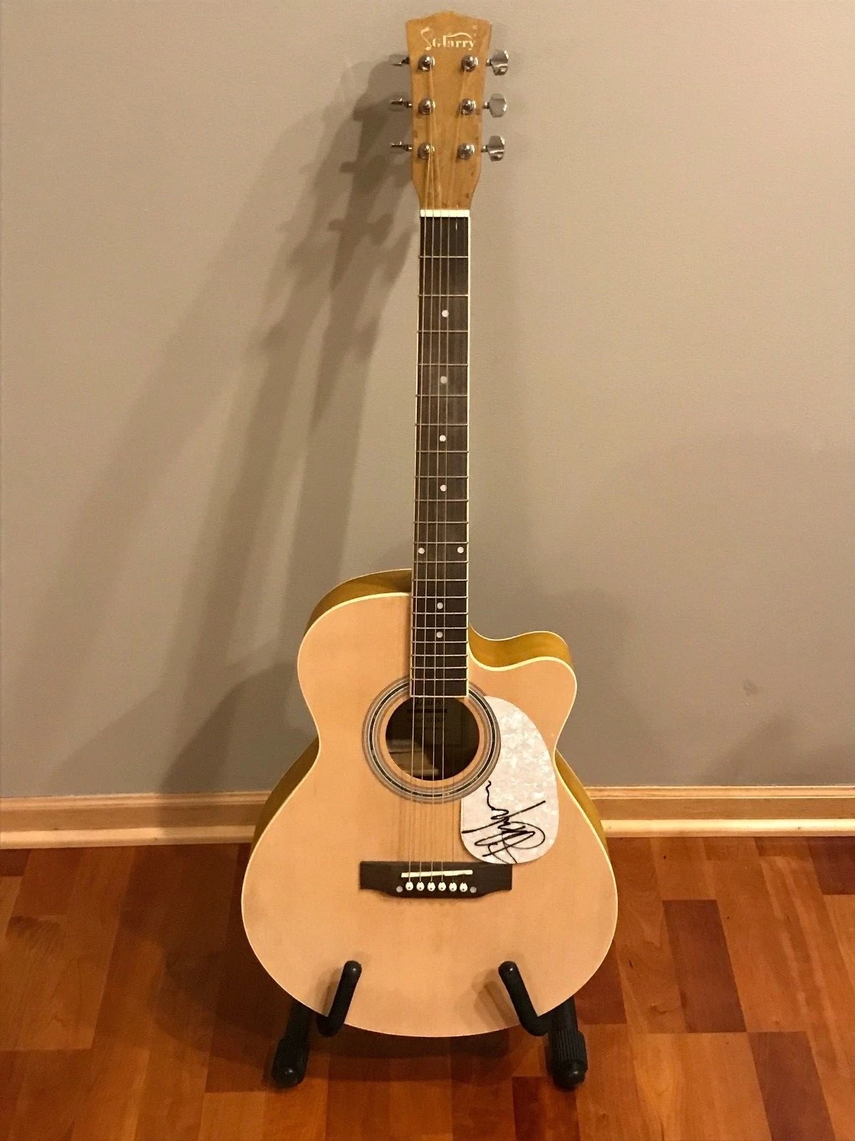 * SEU JORGE * signed acoustic guitar * THE LIFE AQUATIC * DAVID BOWIE * 4